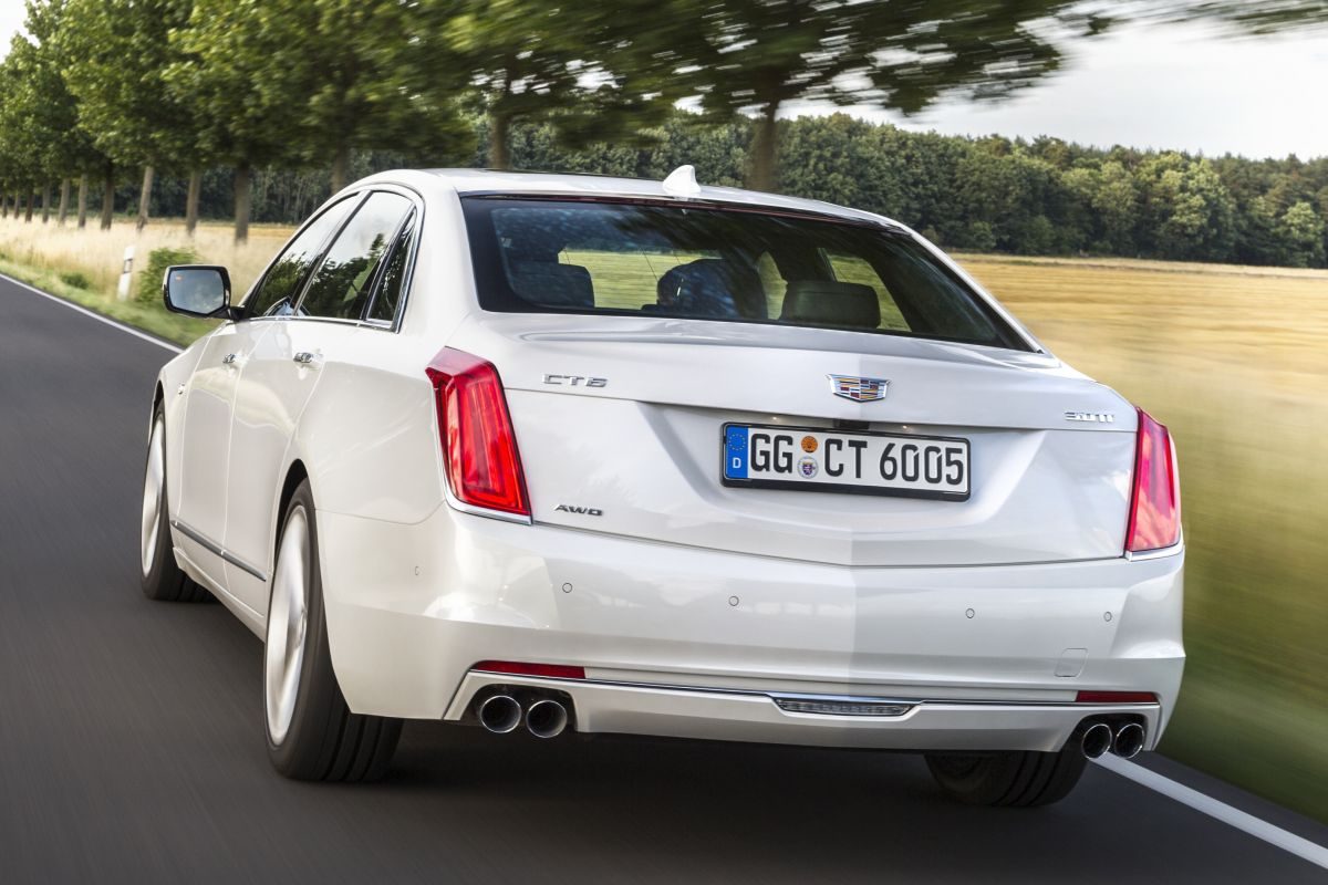 Cadillac CT6 · Beyaz — görsel 2