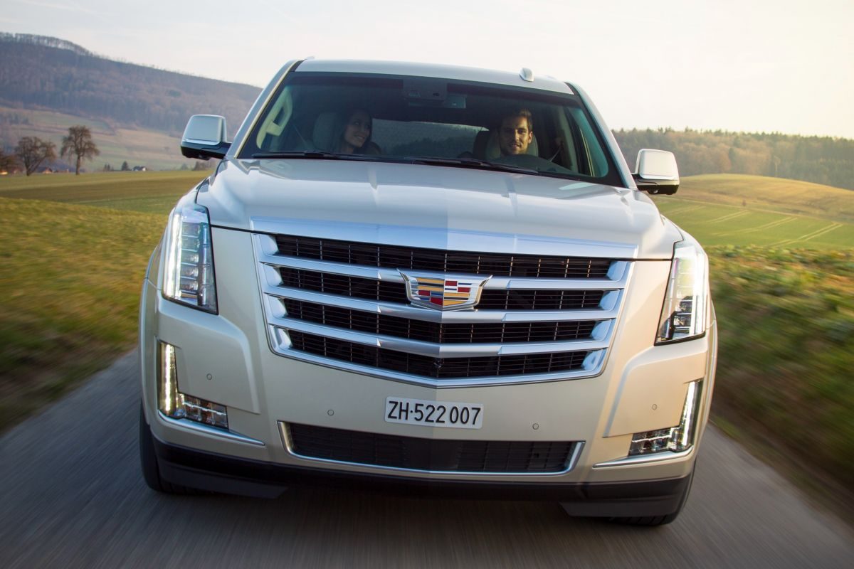 Cadillac Escalade · Şampanya — görsel 3